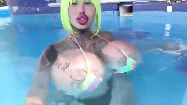 Bimbo skank gets her fake tits and round ass smashed