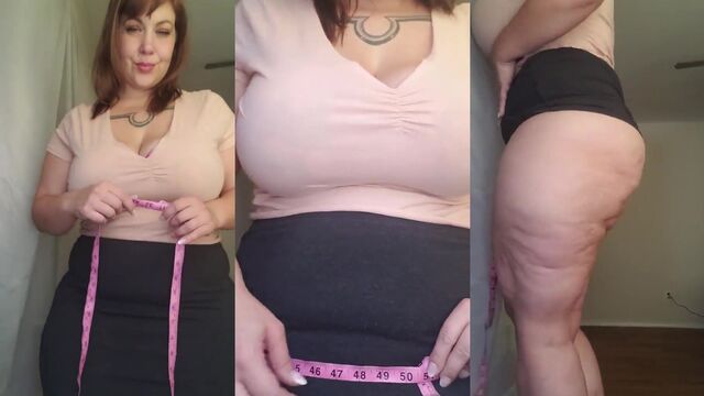 I worship the big ass of my BBW stepsister and she moans with pleasure