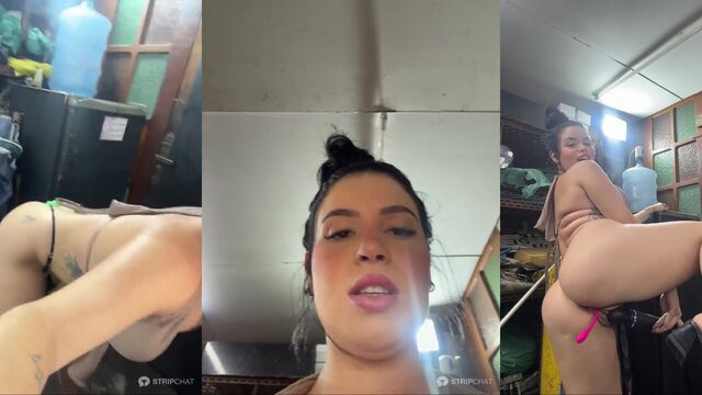A gostosa escondida no carro do trabalho em Brazil