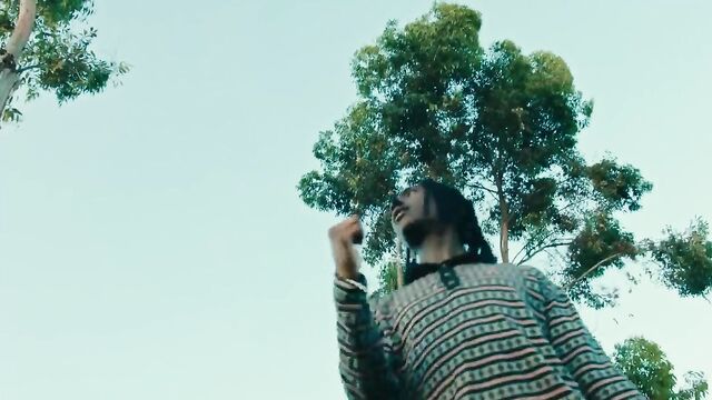 Rapper Osamason gets his huge black cock sucked by a slut