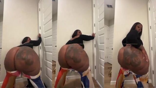 Ebony assclap with fyebottom twerk action