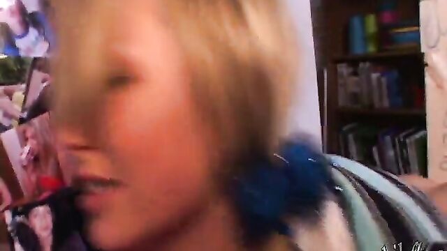 A cute girl has a little fun with her fingers in this hot video