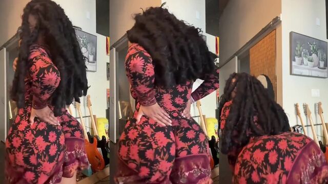 Ebony beauty shakes big ass with intense clap