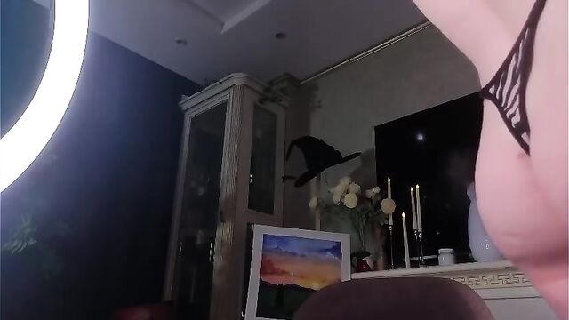 Quenna Cindy’s Chaturbate VOD session turns into intense anal action