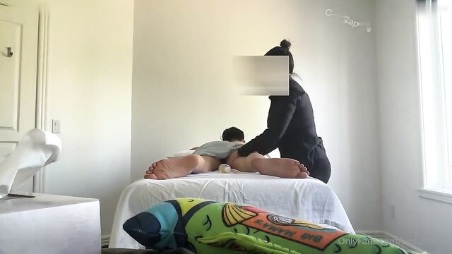 Hidden erotic massage with a happy ending in a real salon