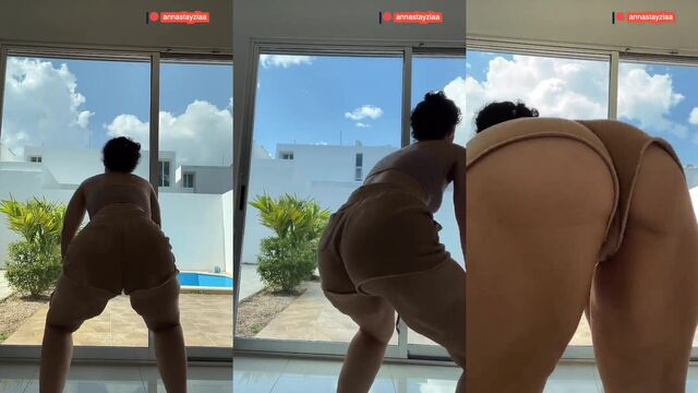 Thick ebony booty twerk with a hot ass
