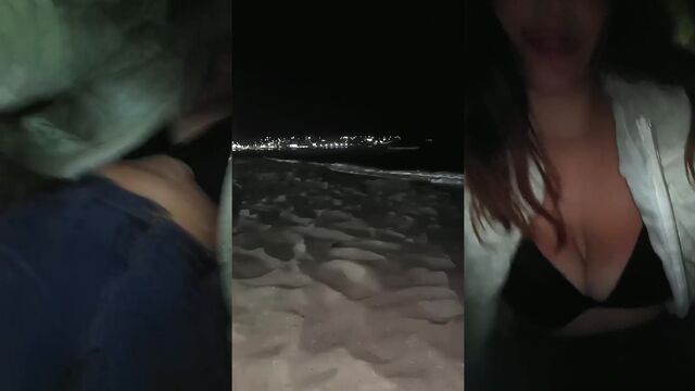 Amateur Latina gets fucked on the beach