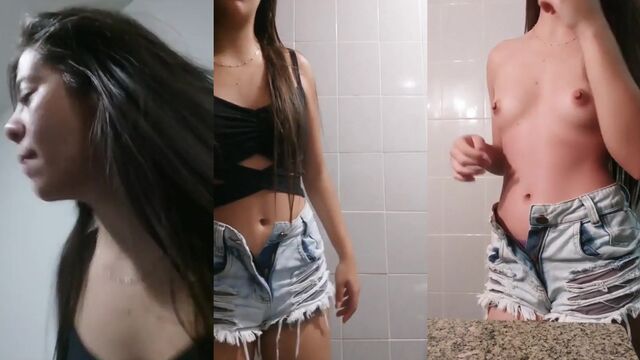 Hot and juicy asses bouncing on live webcam