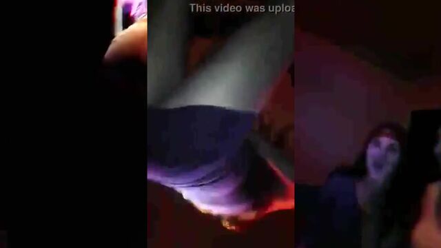 Funk dancing with no panties, that's how she likes to rebolos