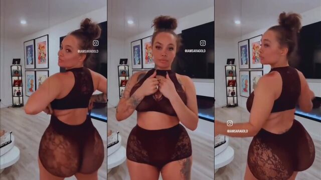 Ebony IGmodel showcases her big ass bubble butt in a steamy scene