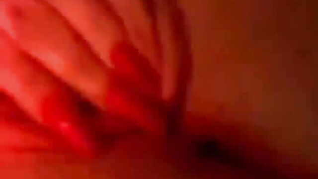 I saw my hot PAWG neighbor while she was taking a bath and I got so horny