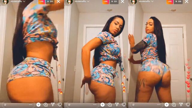 Slim Ebony Teen Twerking Her Fat Ass on Clapper for Instagram