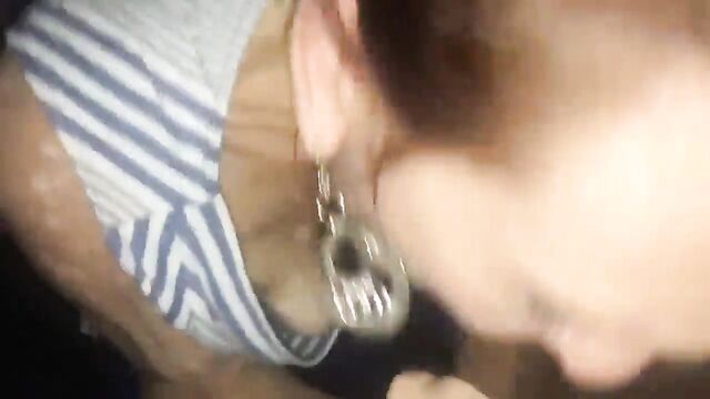 Toothless crackhead gets her pussy railed by a huge cock