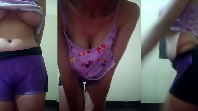 Hot and saggy MILF enjoys solo session in the bathroom