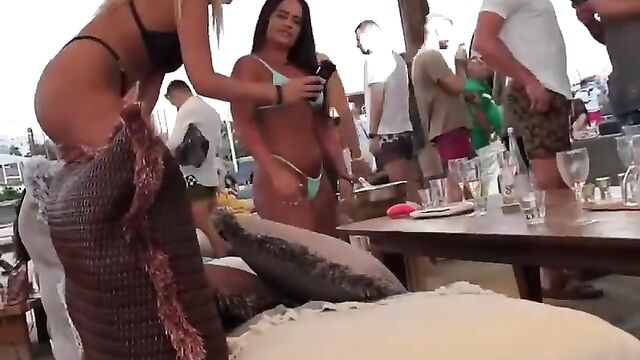 Fit PAWG Blake Blossom gets fucked outdoors by the pool