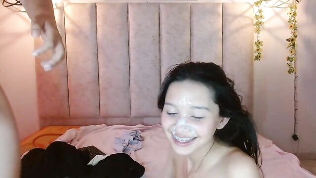 Real Couple Sex Cam Show with an amazing cumshot
