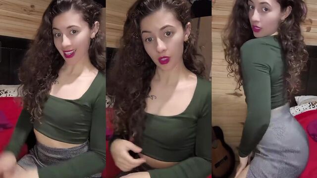 Live sex show with a sensual dancer on Bigo