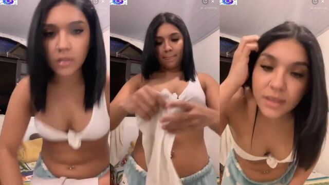 A sexy girl performs a sensual tango live on BigOLive platform