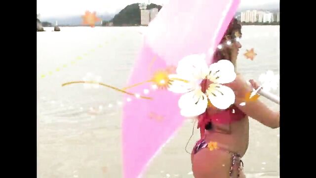 Before fame, Brazilian presenter Cris strip on beach with Bruna Ferraz