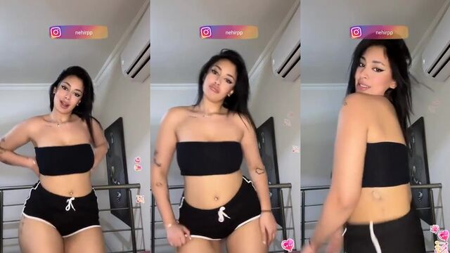 A super hot Turkish babe shows her best twerk dance skills