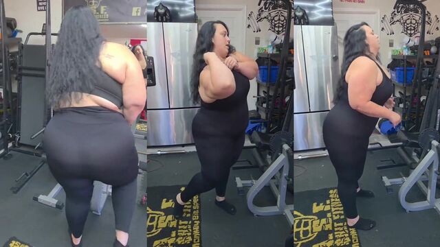 Juicy ebony BBW works out her massive, shaking booty