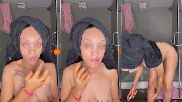 A light-skinned thot is getting fucked by her ebony boyfriend in the car