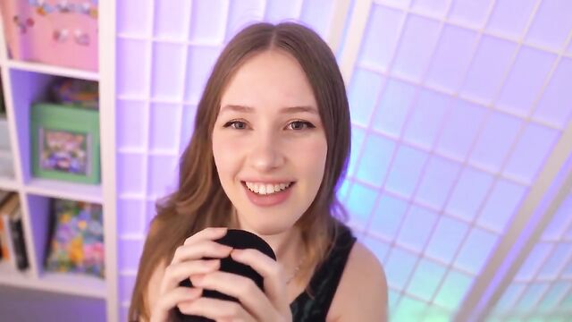 Katy Vampy’s ASMR JOI instruction in French is totally goated