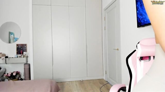 Soft vagina play with oiled body and watching porn with a friend