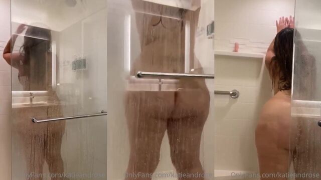 Thick Youtuber Gyatt shows off her big ass in PAWG role