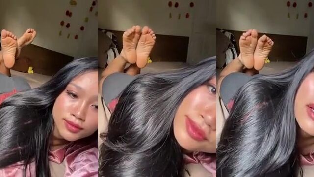 Petite Asian goddess poses with her juicy soles