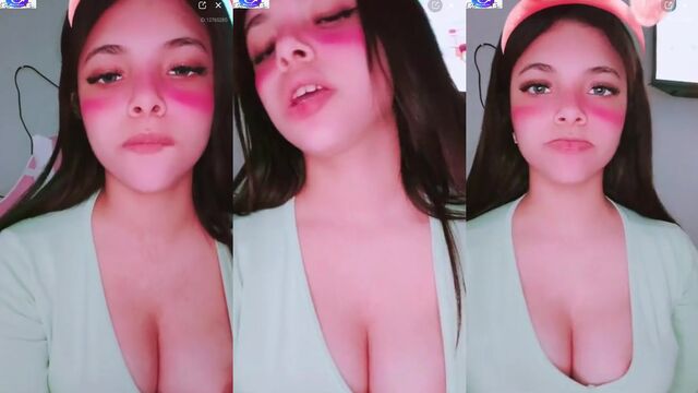 Bebesita playboy in a steamy Facecast session