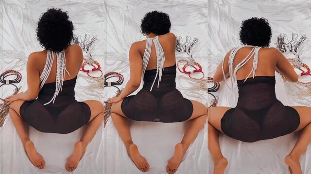 JaneMena shows off her amazing ass shaking skills