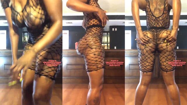 Ebony girl with big ass gets fucked hard and deep