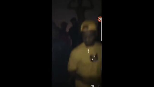 Redbone big booty stripper shows her twerking skills after work