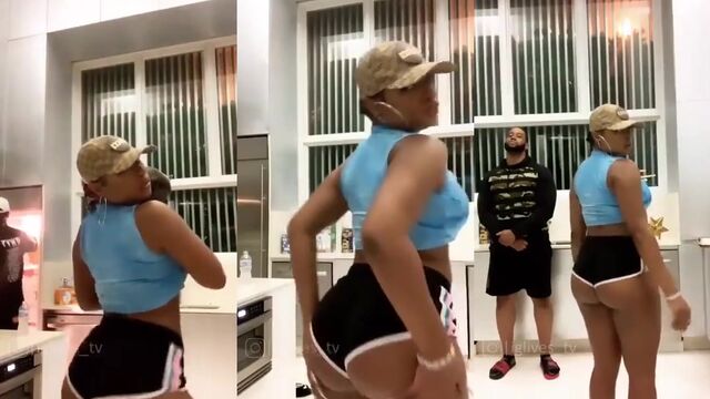 Ebony girl shows her oily ass while twerking on the camera