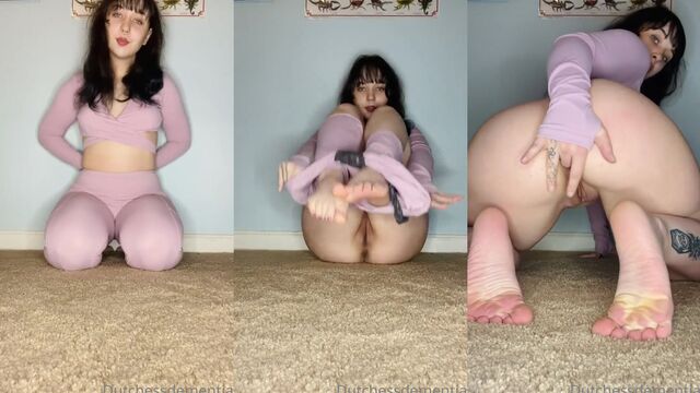 Goth girl with big ass fingers her pussy in the morning