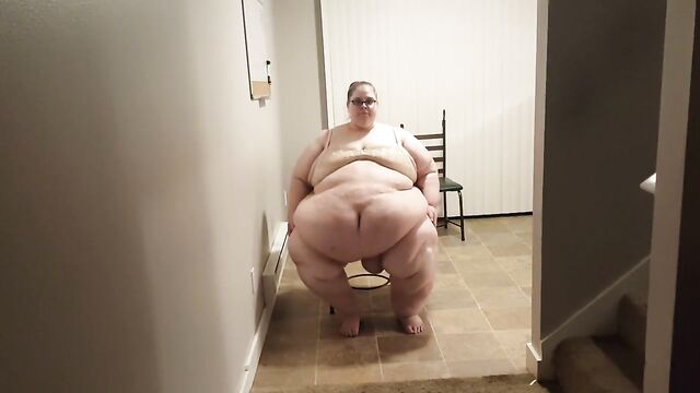 SSBBW shakes huge belly and wets her panties