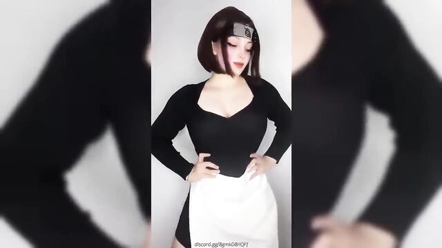 Hot compilation of TikTok and Instagram videos featuring the sexy Evelinaava