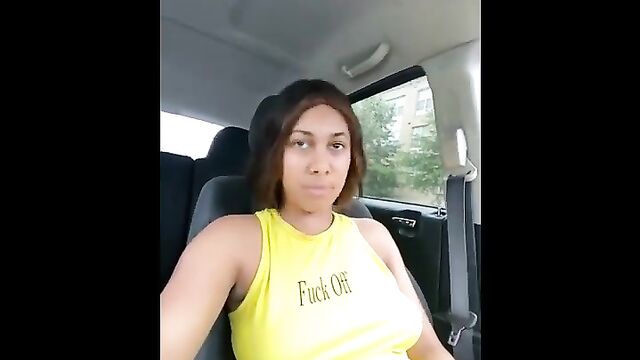 A freaky slut gets her pussy fingered in the car and comes hard