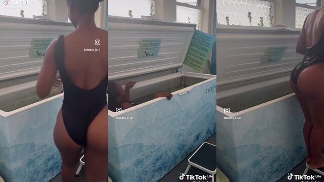 Young ebony teen twerks her phat ass on cam