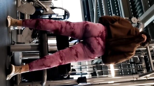 I saw a sexy girl in gym yoga pants, so I fucked her