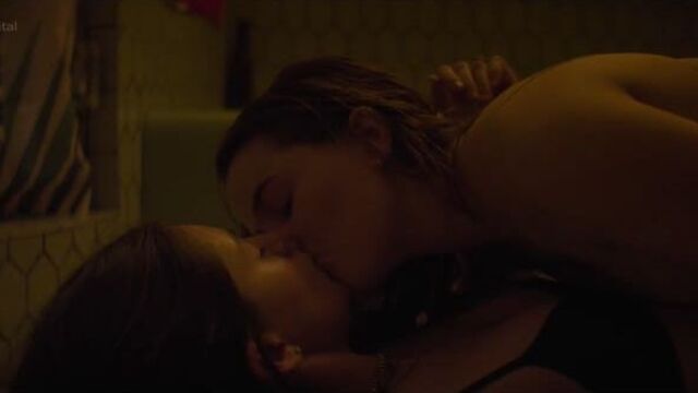 Kaitlyn Dever & Diana Silvers - Booksmart (2019) 1080p Nude? Sexy! Watch / Кейтлин Дивер, Диана Сильверс - Образование