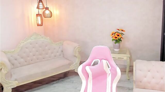 ShantallKnowLess gets her asshole gapped by a massive toy on VOD