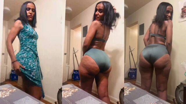African girl with big ass enjoys solo sex