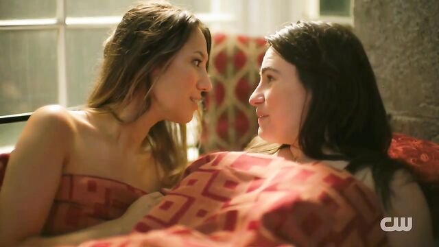 Hot lesbian kissing scenes that will make you jerk off