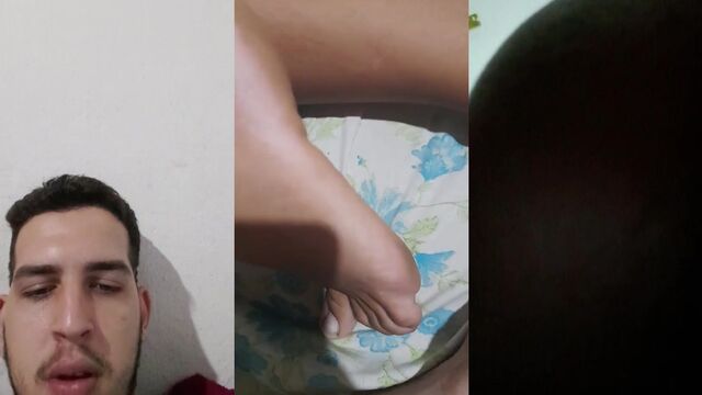 A famosa novinha dança pelada no quarto e mostra seu cuzinho baixa renda