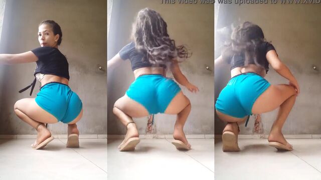 The hot flossing hottie Sofia Felix in action