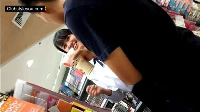 แอบถ่ายใต้กระโปรง