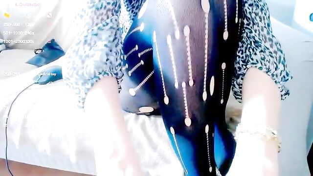 Turkish girl masturbates with a dildo on cam
