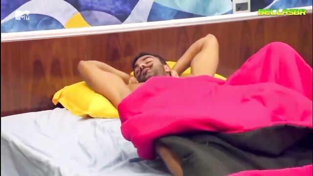 Gui e Cristal Felix #2 - Rio Shore, a hot TV show scene